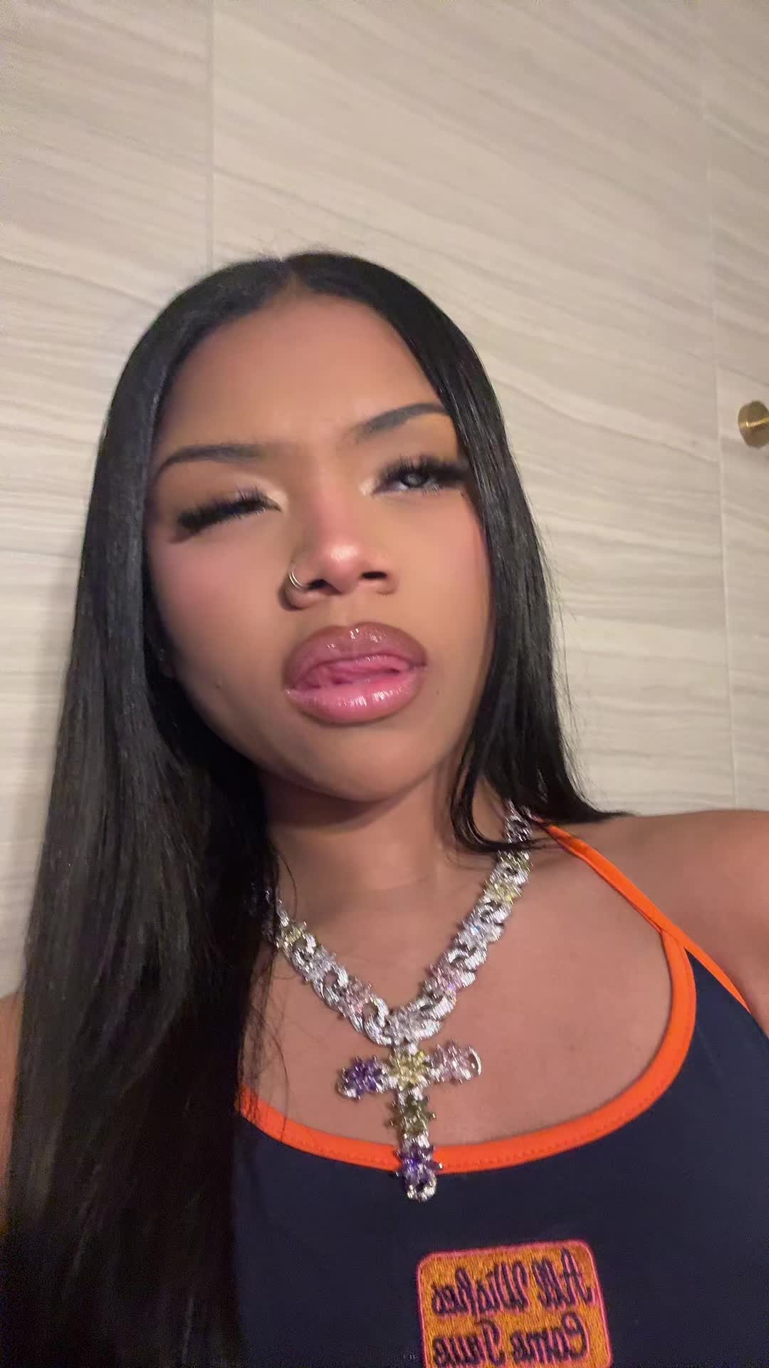 @𝓔𝓵𝔂