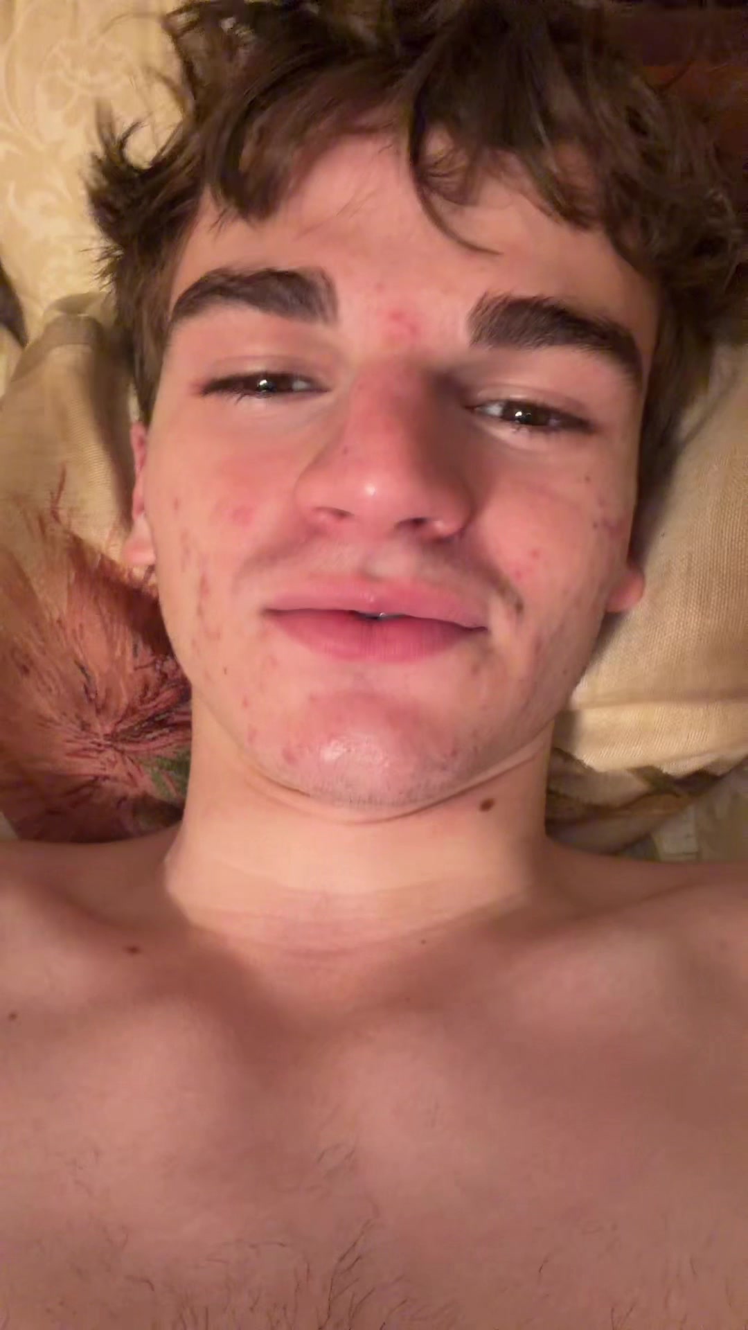 @_niwE_7002
