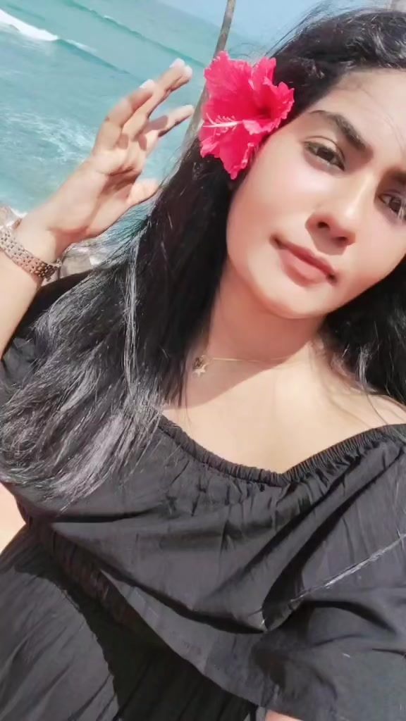@ven_nila 🌙🖤