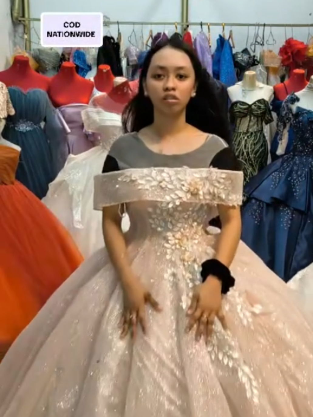 @Gown Ph