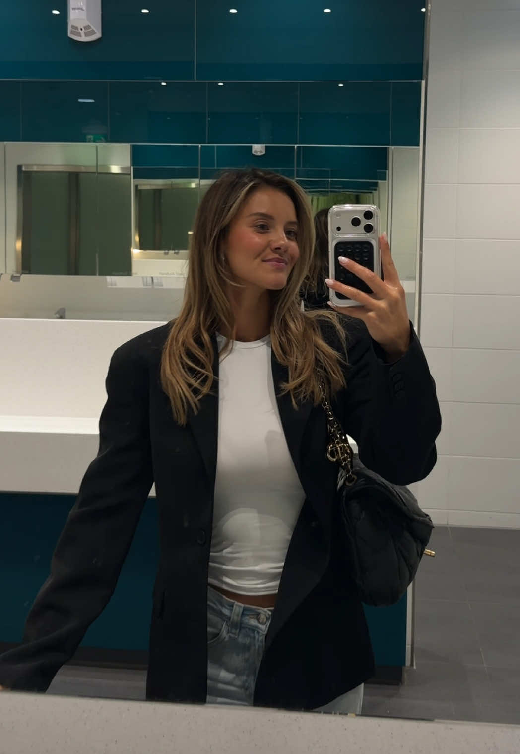 @nicolacavanis