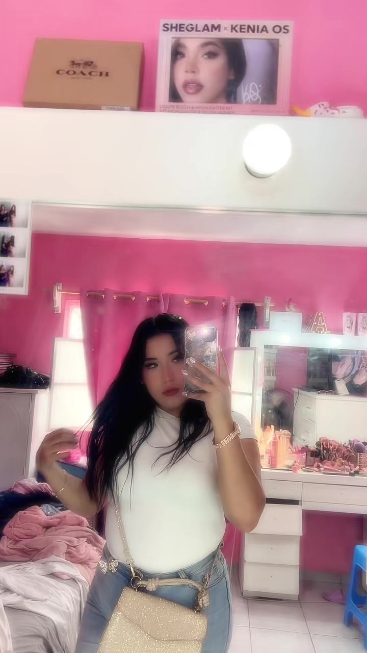 @𝒜𝓁𝑒 𝐻𝑒𝓇𝓃𝒶𝓃𝒹𝑒𝓏.