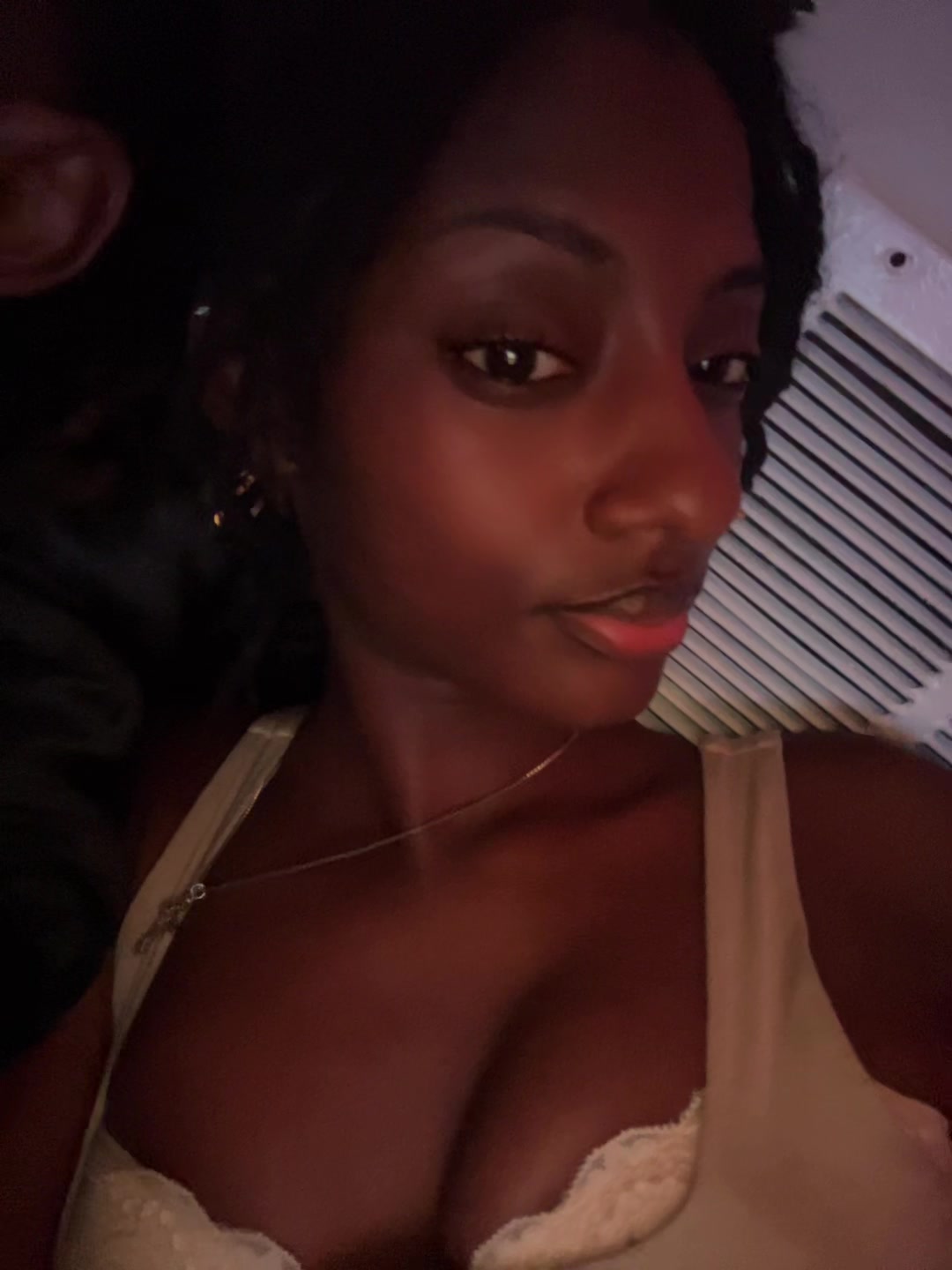 @angellynne._