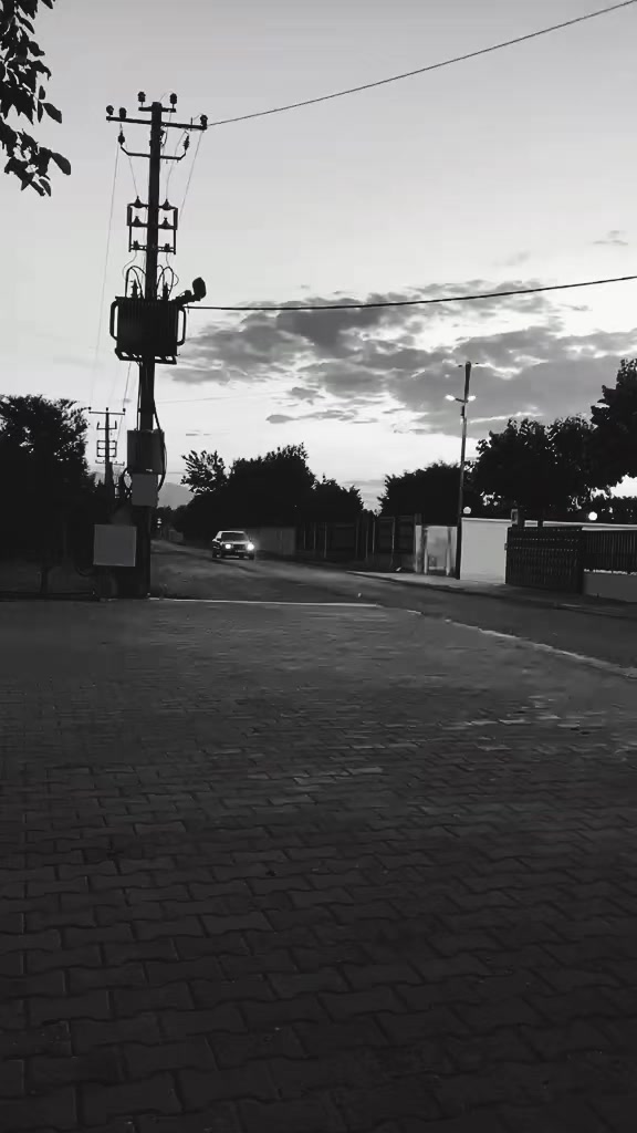 @XHURI🖤