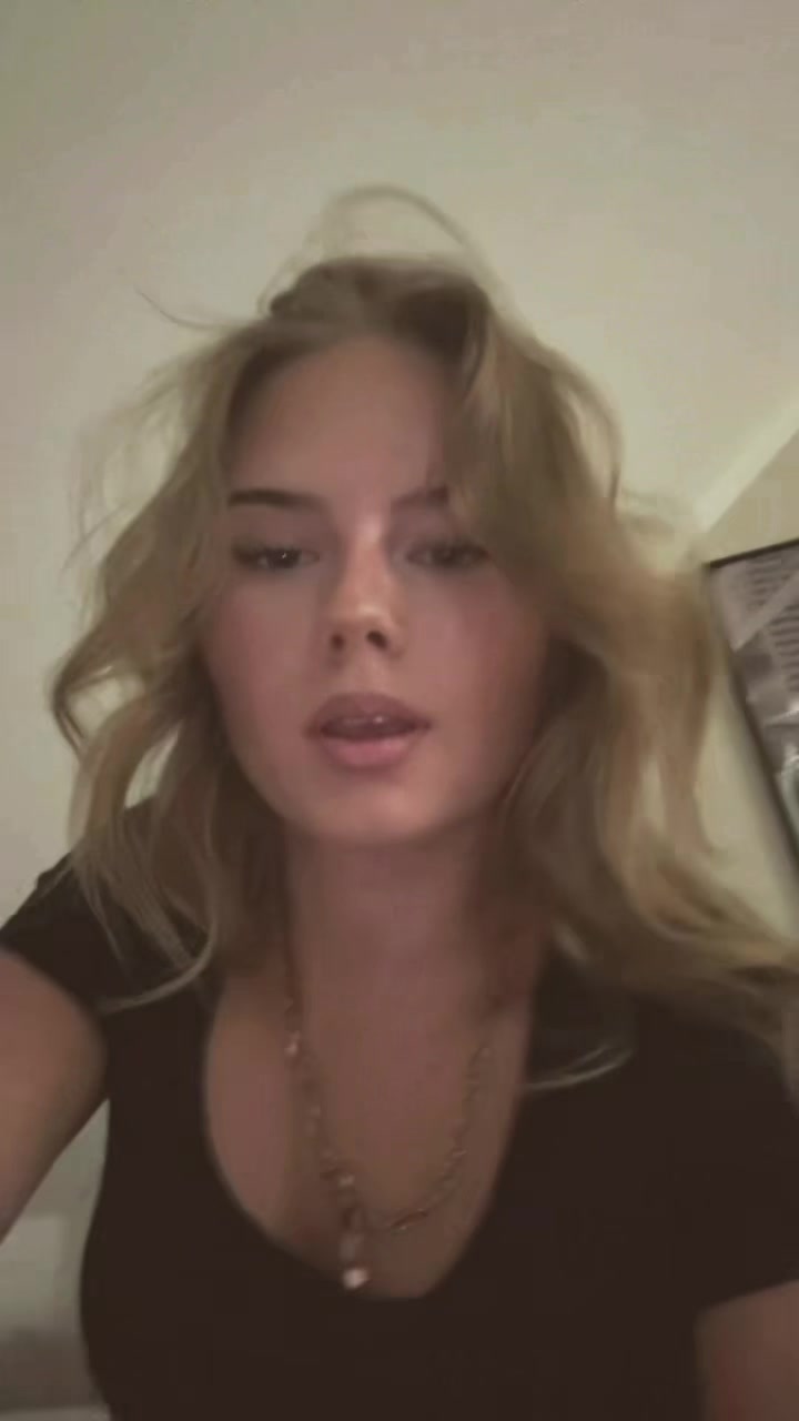 @𝓁𝒶𝓇𝒶 𝓈𝑜𝓅𝒽𝒾𝑒