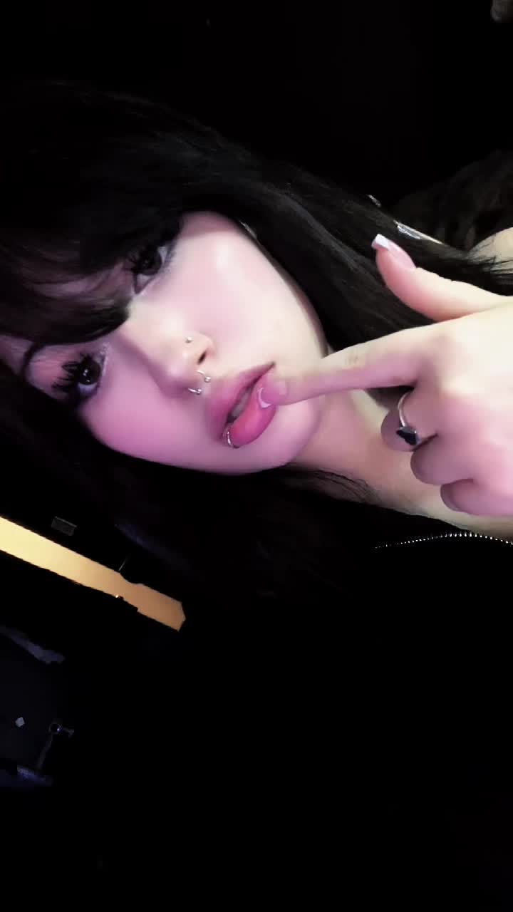 @⛧ iris ⛧