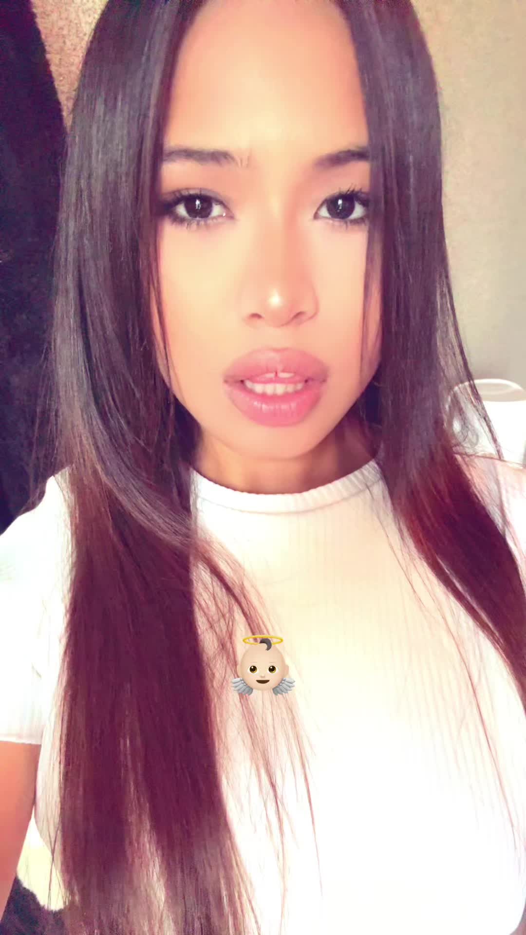 @dinacamon