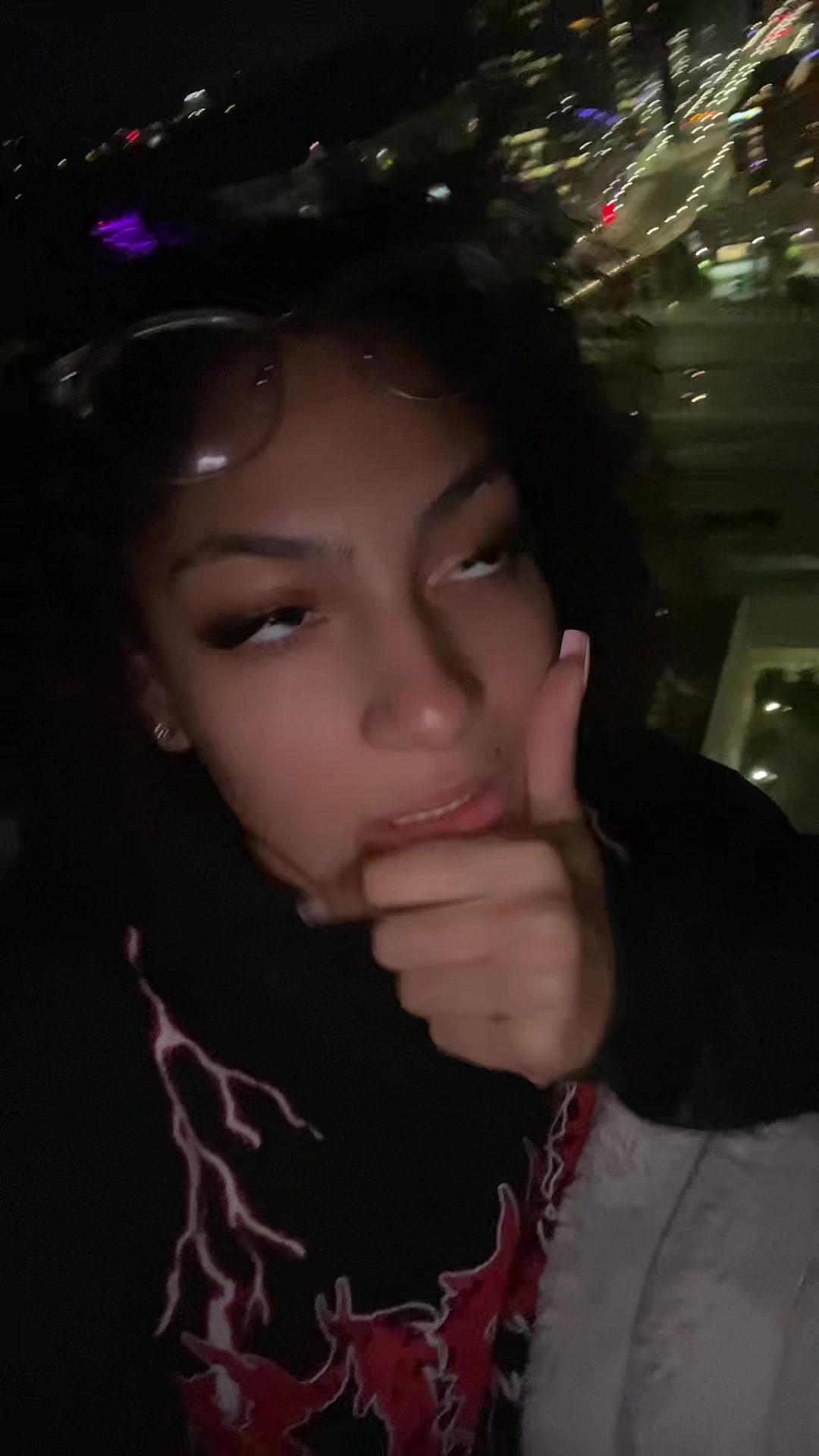 @sumlighskinwitglasses