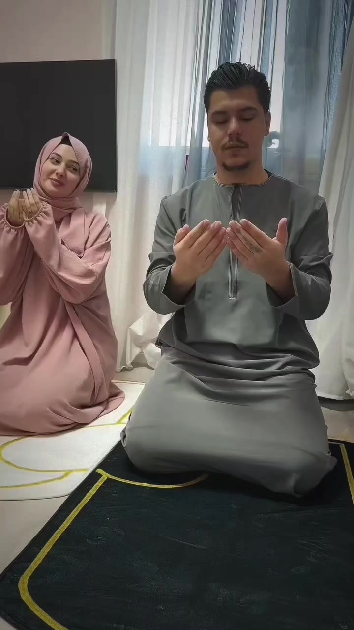 @𝑆𝐴𝑅𝐴𝐻  🕊