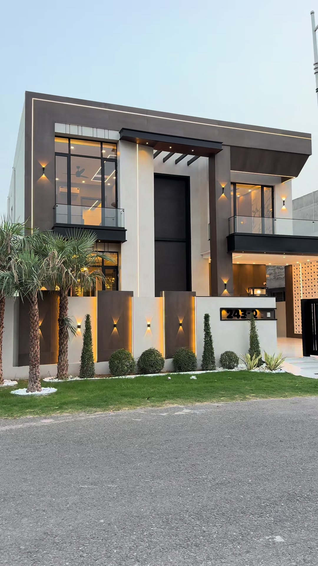 @Iconic Homes DHA