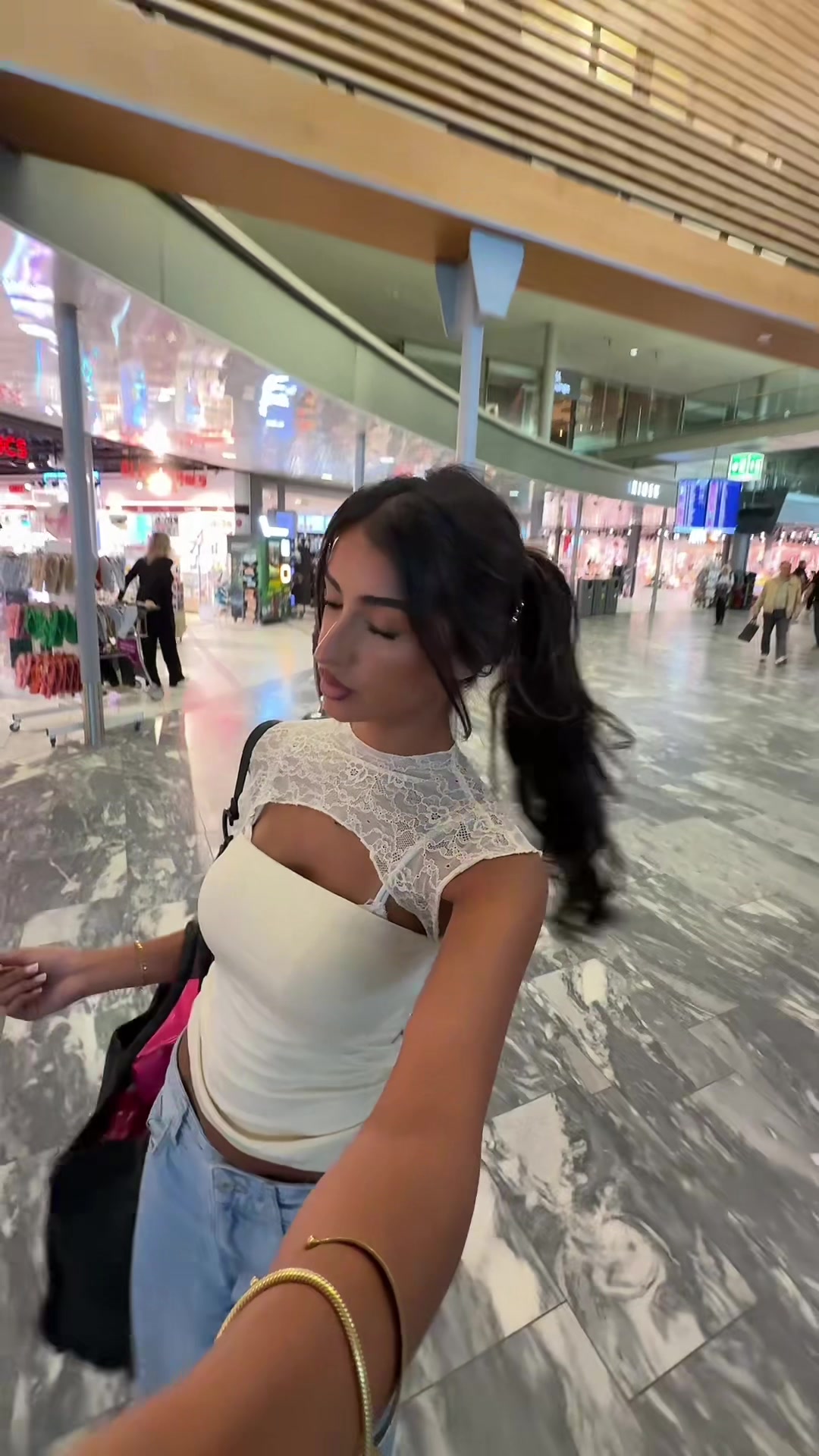 @LUNA LUANA AMIRI