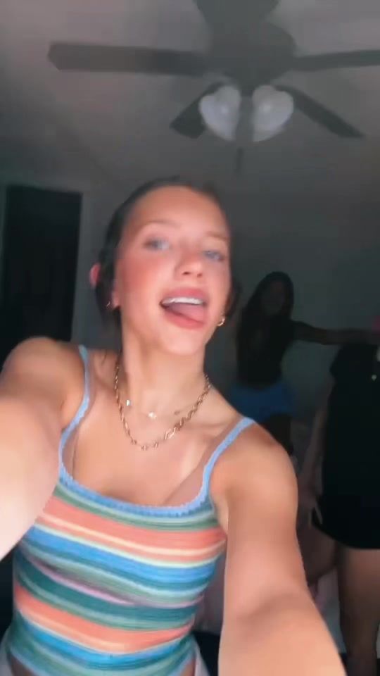 @𝓪𝓶𝓮𝓵𝓲𝓪
