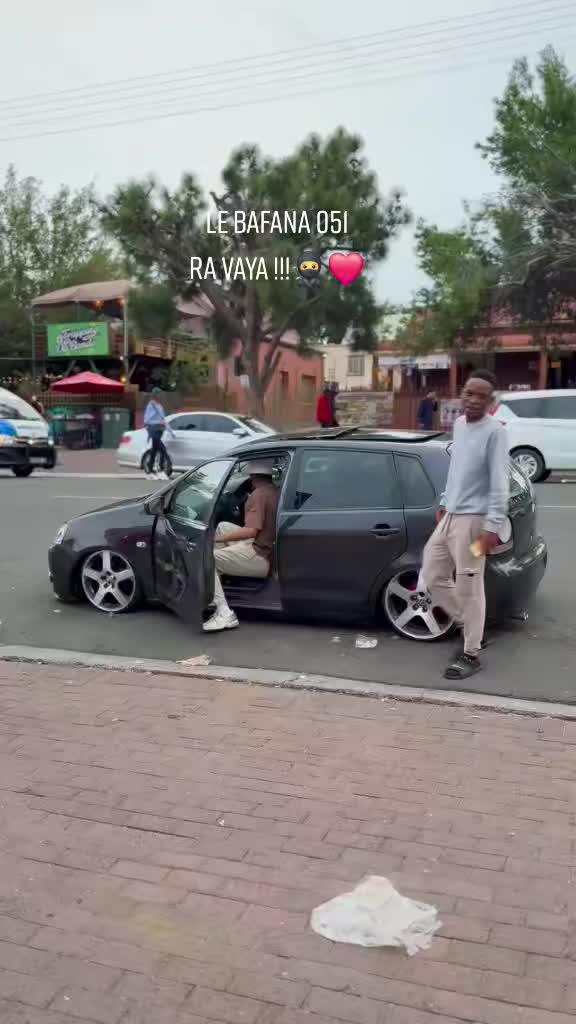 @Khathaza Umsholozi