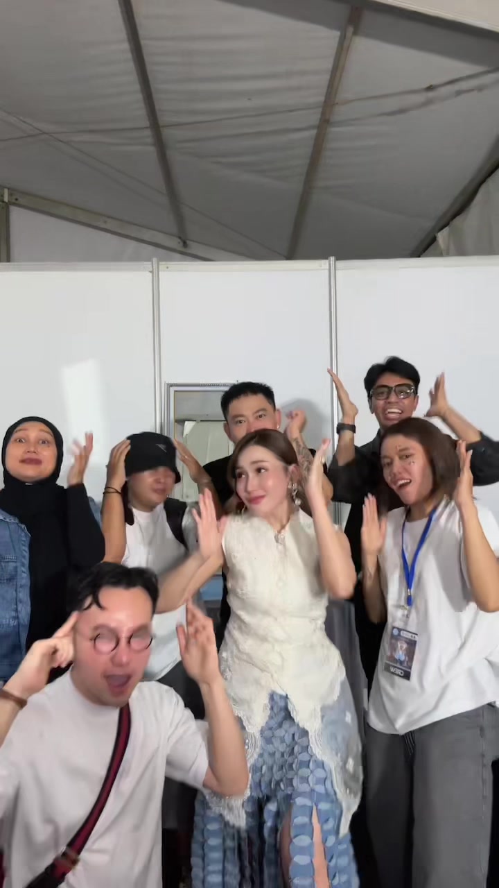 @Ayu Ting Ting