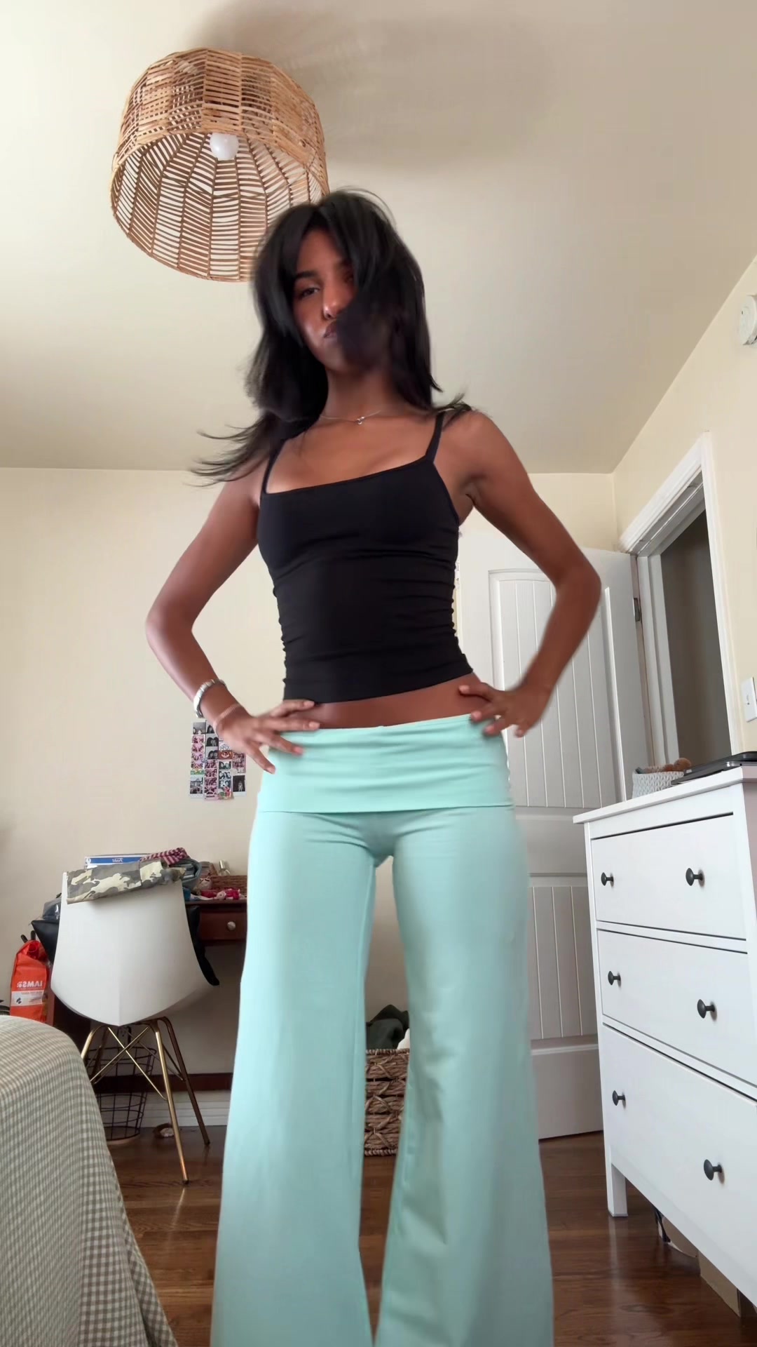 @bella