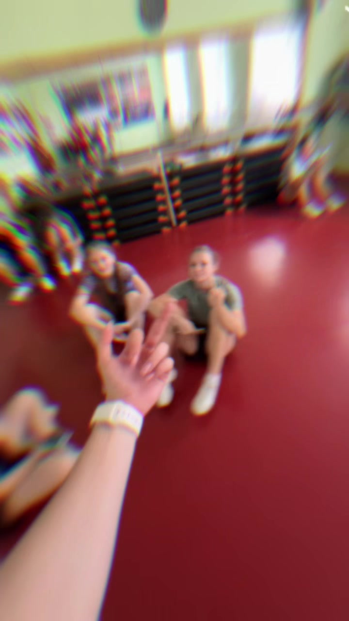 @v1cod1n_ar