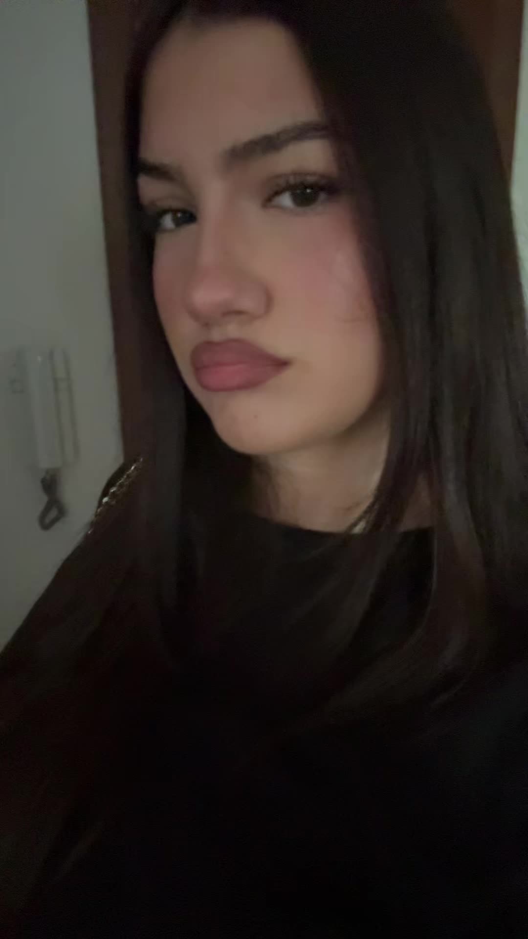 @stellahoxha_