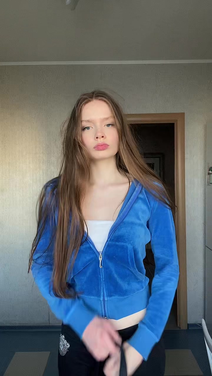 @юля