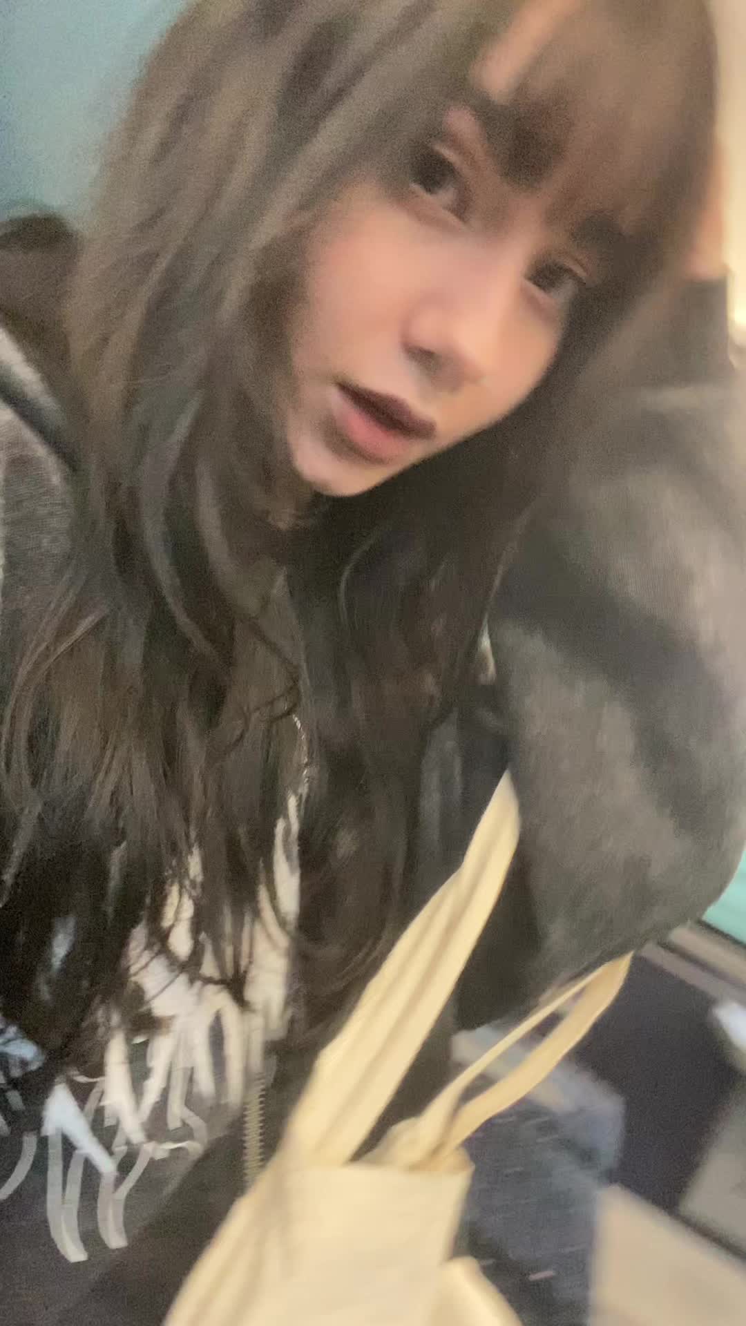 @Aprillollli >:(