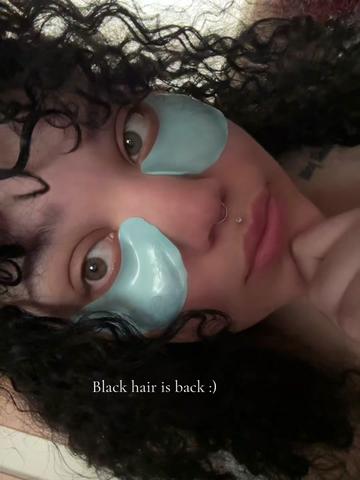 @mikaelaaaaa