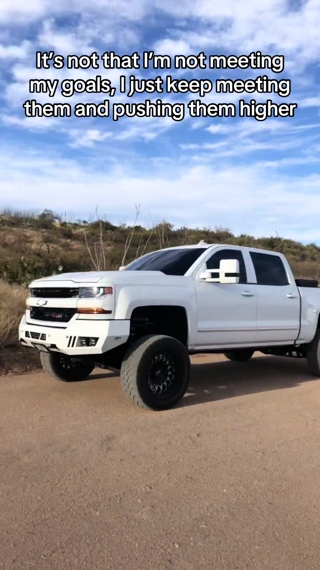 @6.6_white.yacht
