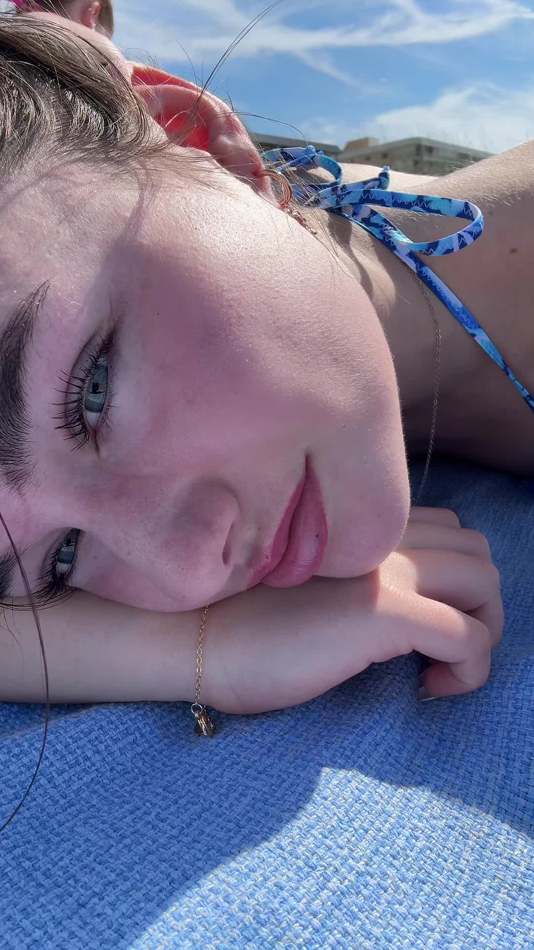 @elliespam229