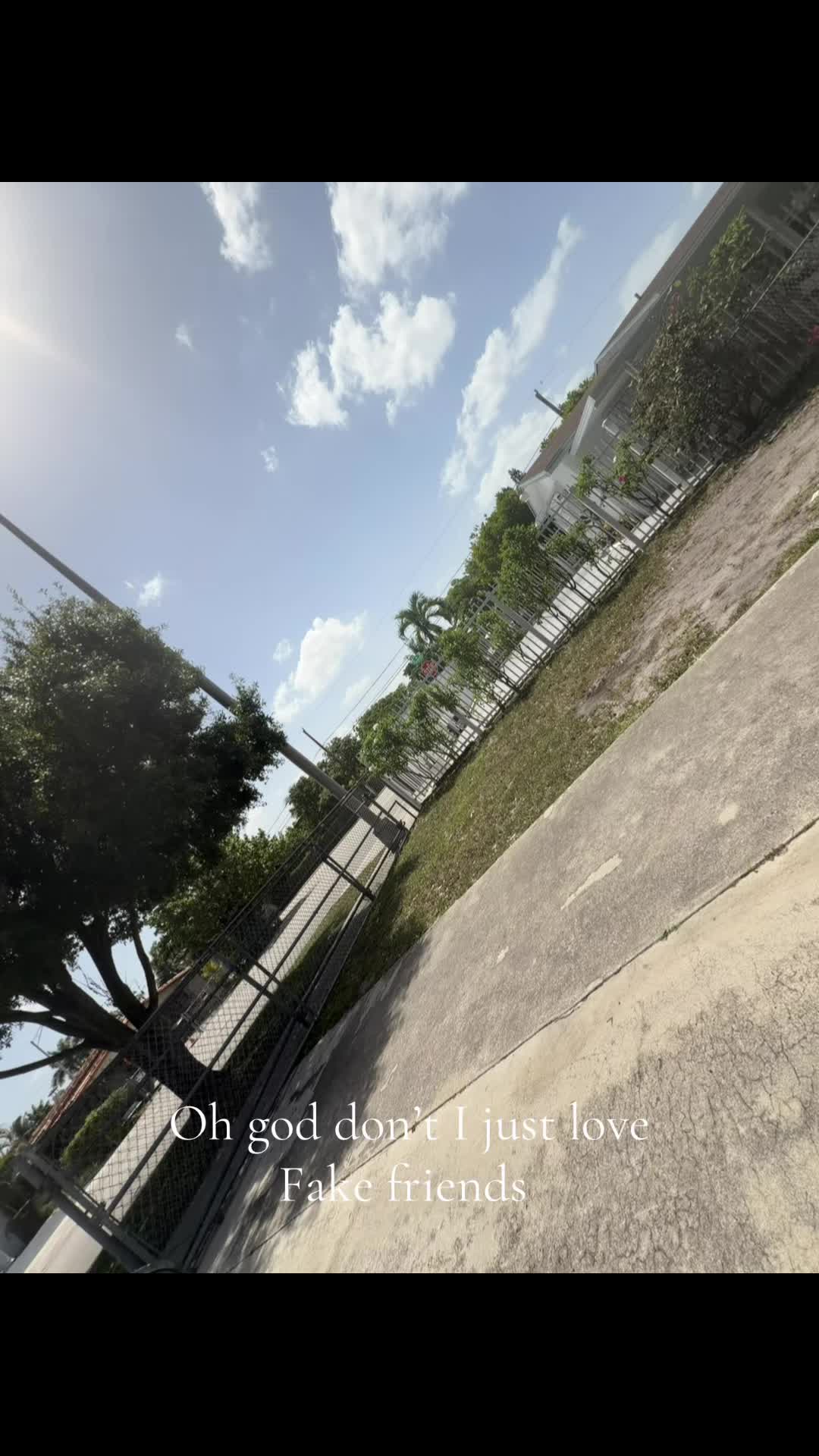 @𝓵𝓸𝓿𝓮𝓲𝓼𝓼𝓸𝓬𝓬𝓮𝓻