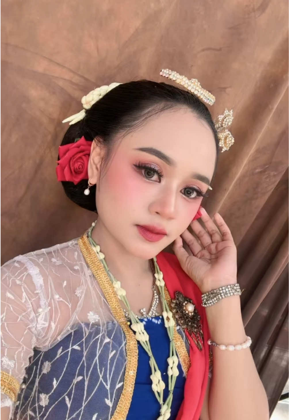 @Ara Tiara