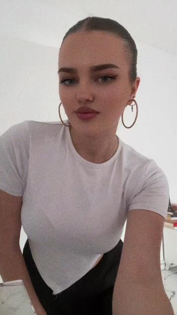 @lorelazukaj