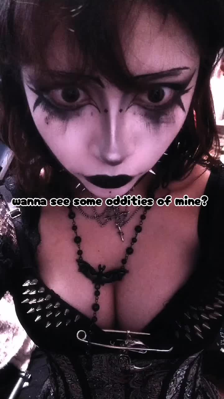 @👽🕷𝕬𝖗𝖎.🦇🕸🍷✝︎♱✟⚰️
