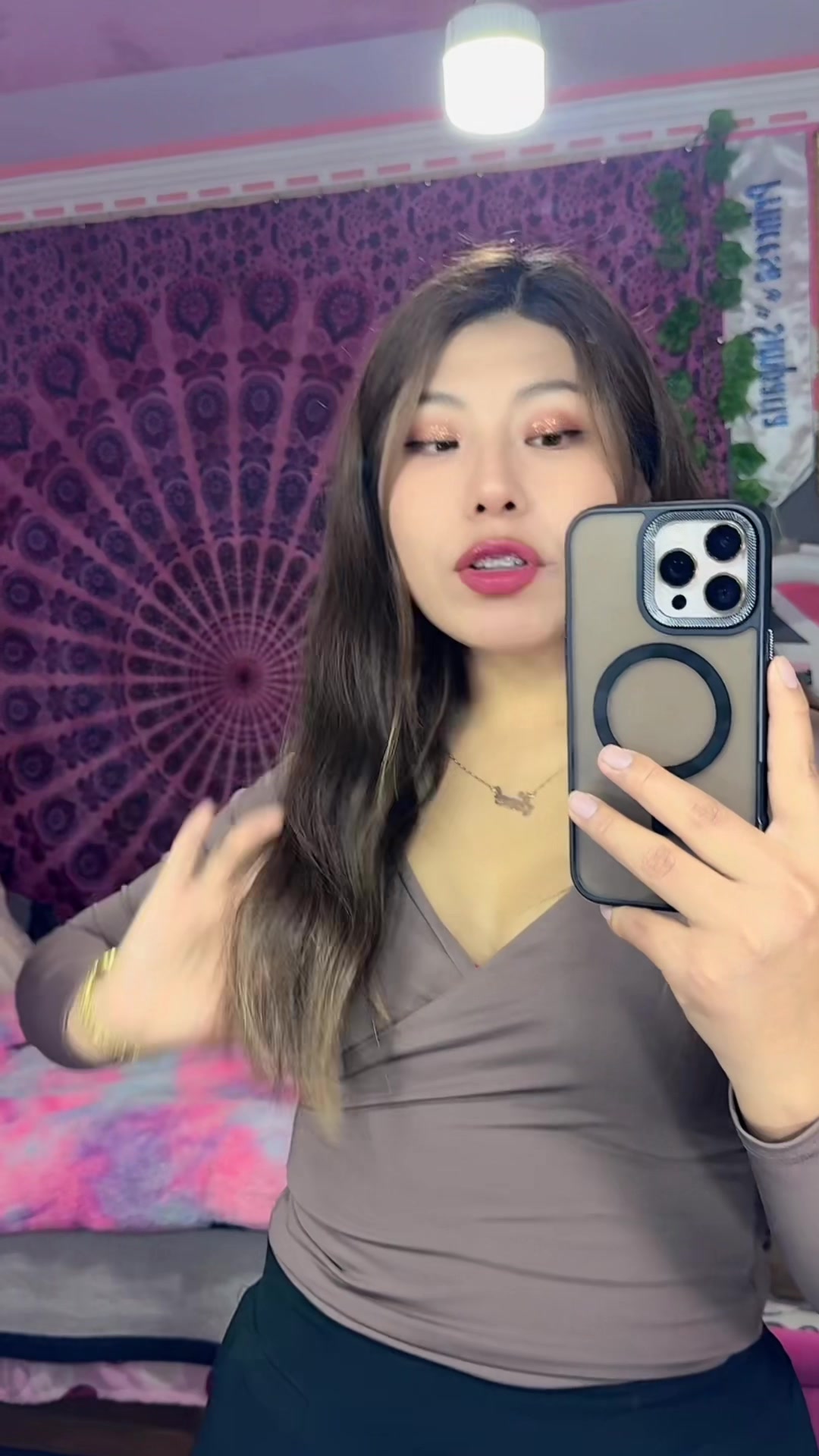 @𝑵𝒂𝒚𝒆𝒍𝒊