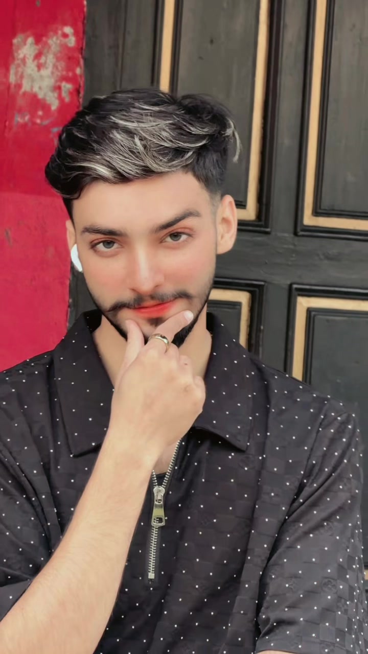 @✨&Scaron;ona\ Řajpoot👑