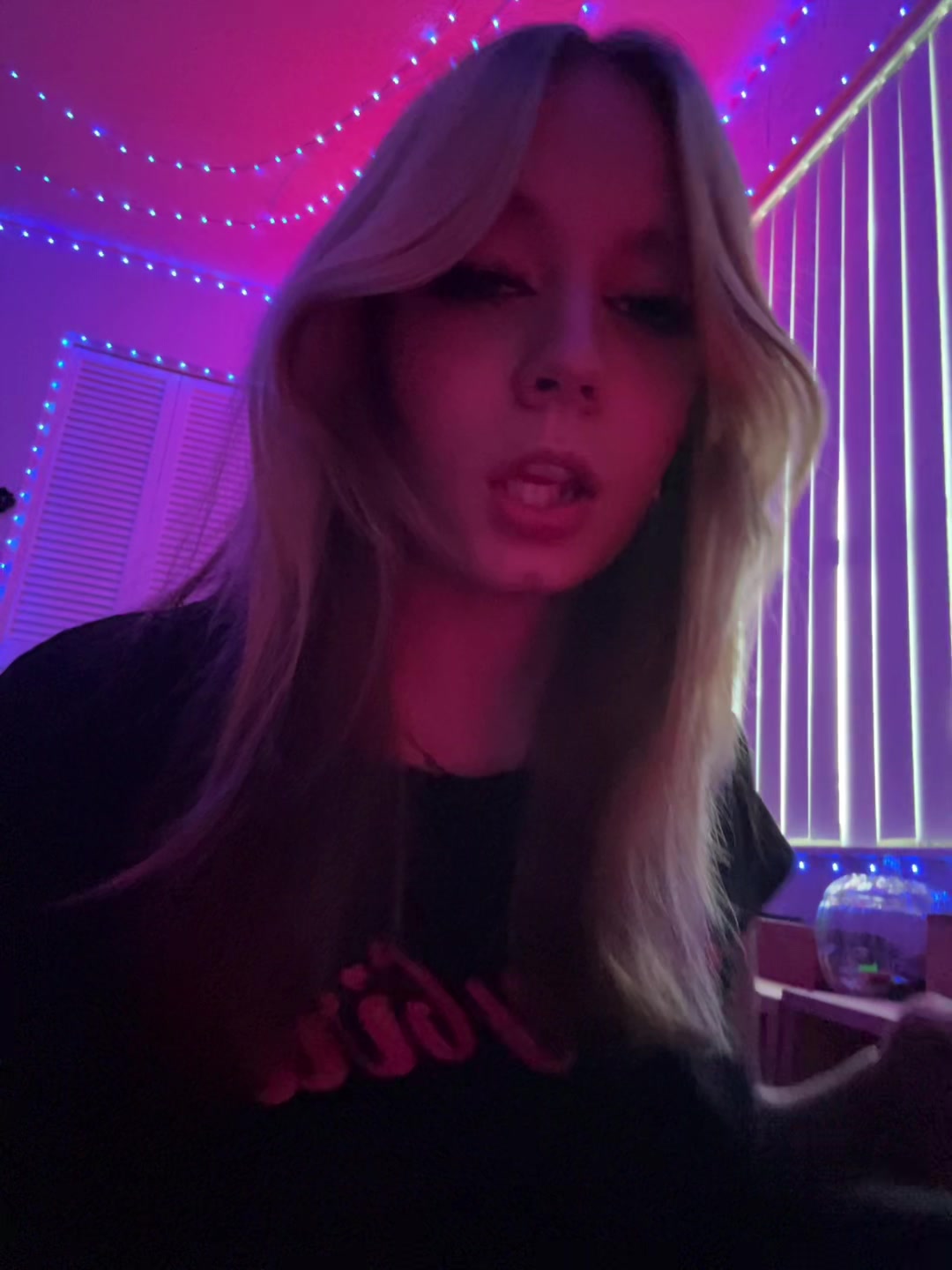 @๐ซ