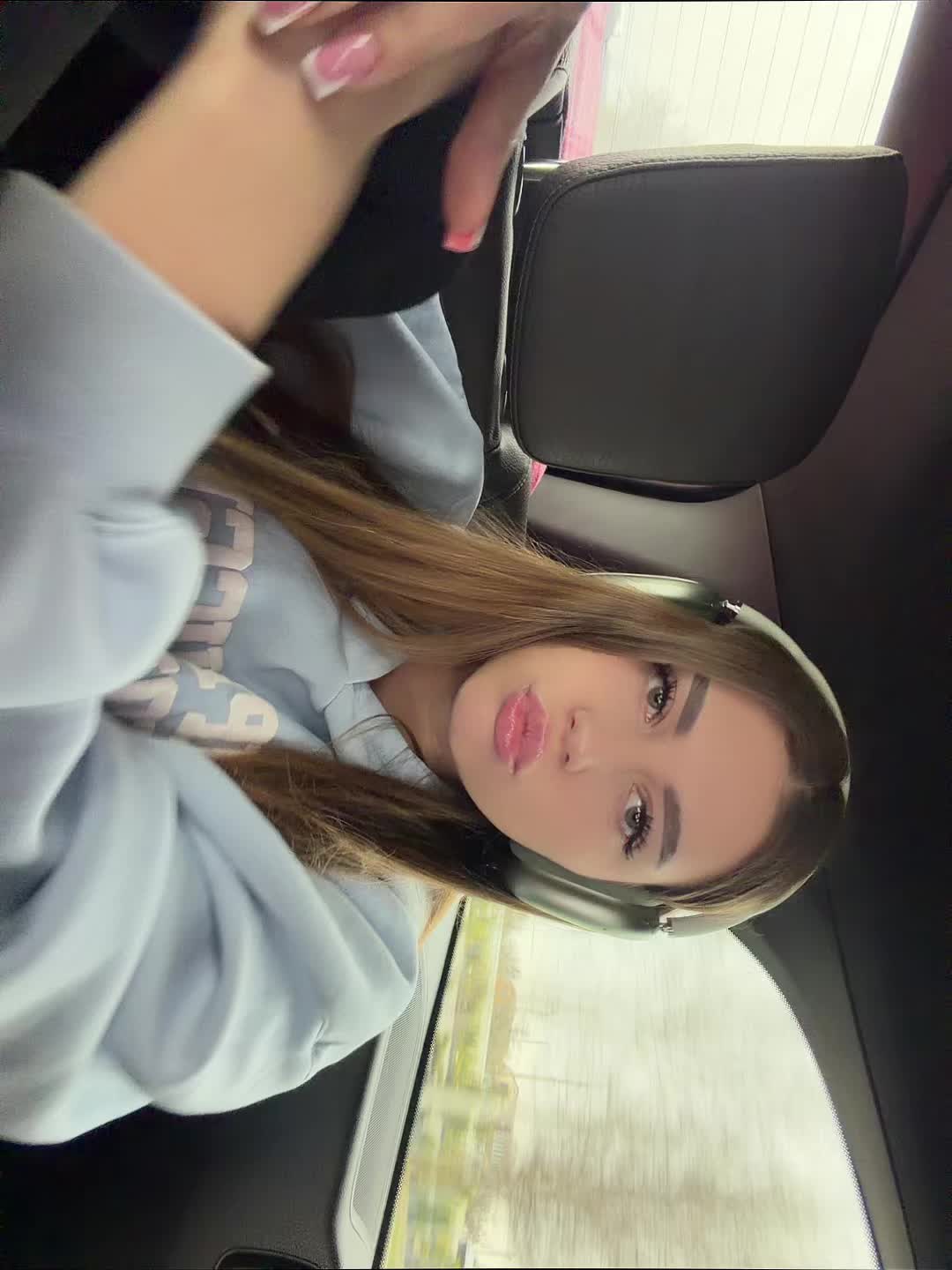 @arinalipska
