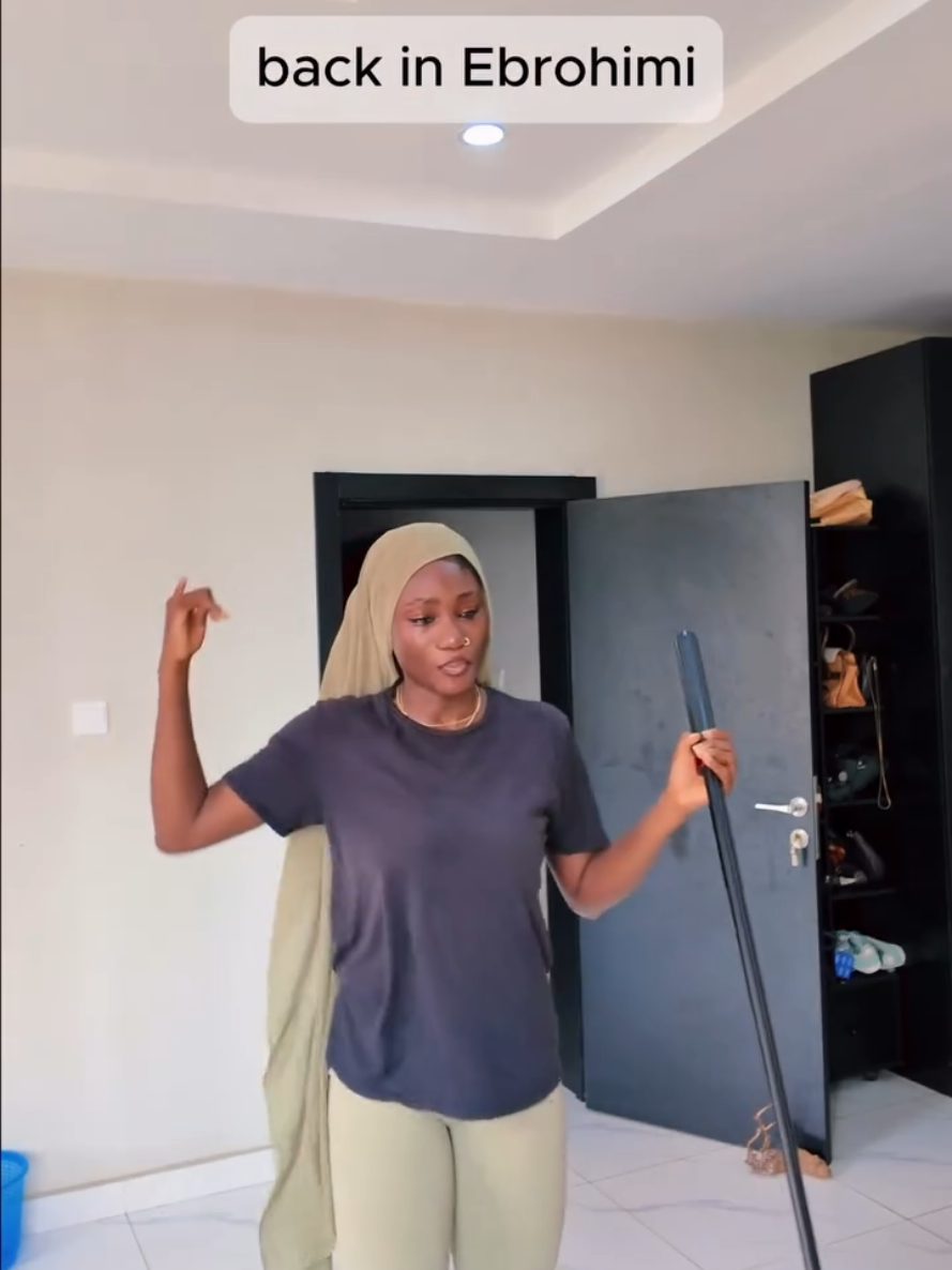 @Adebactv