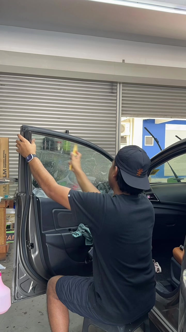 @AZ TINT