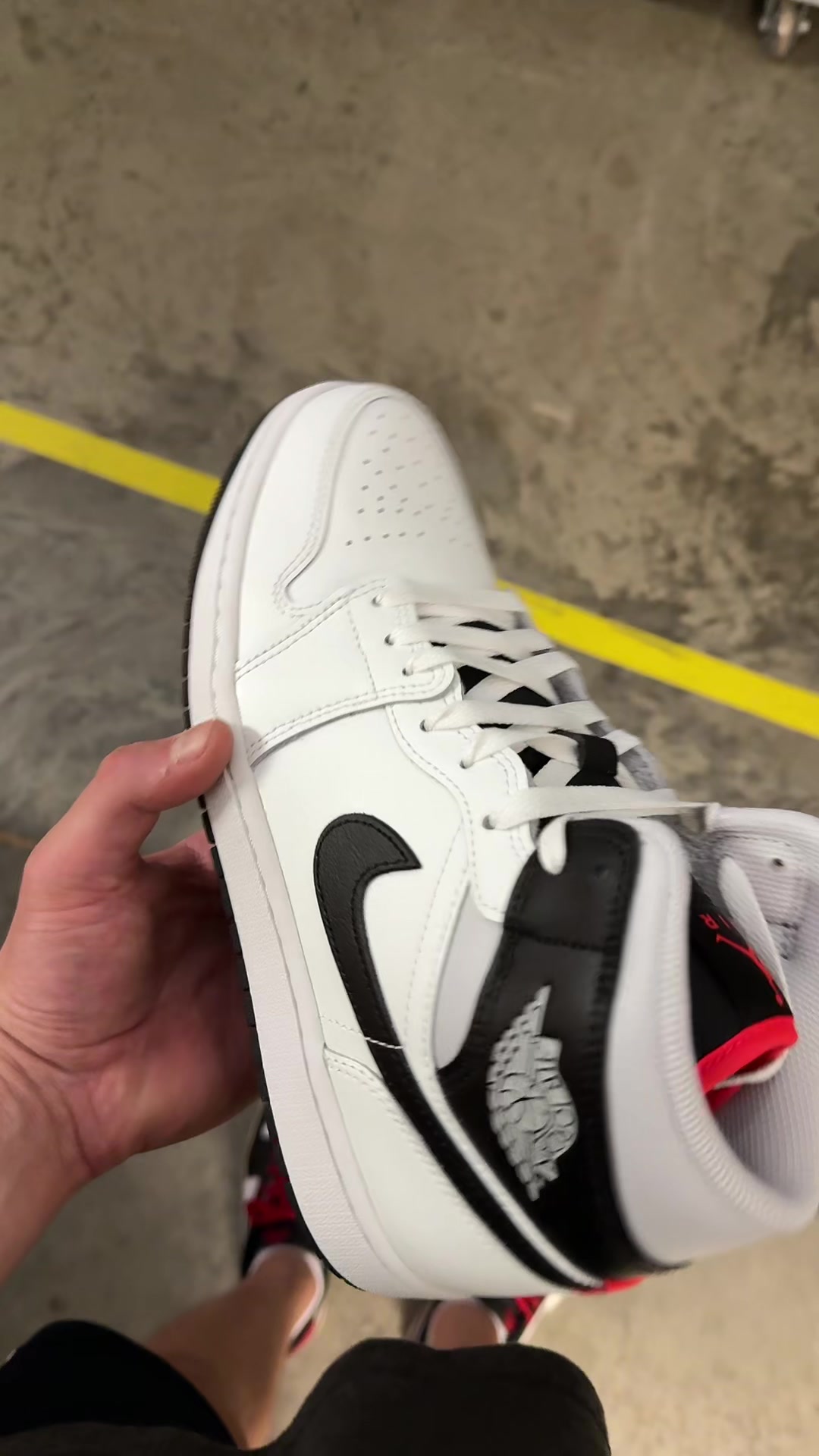 @VERIFIED SNEAKER DEALS