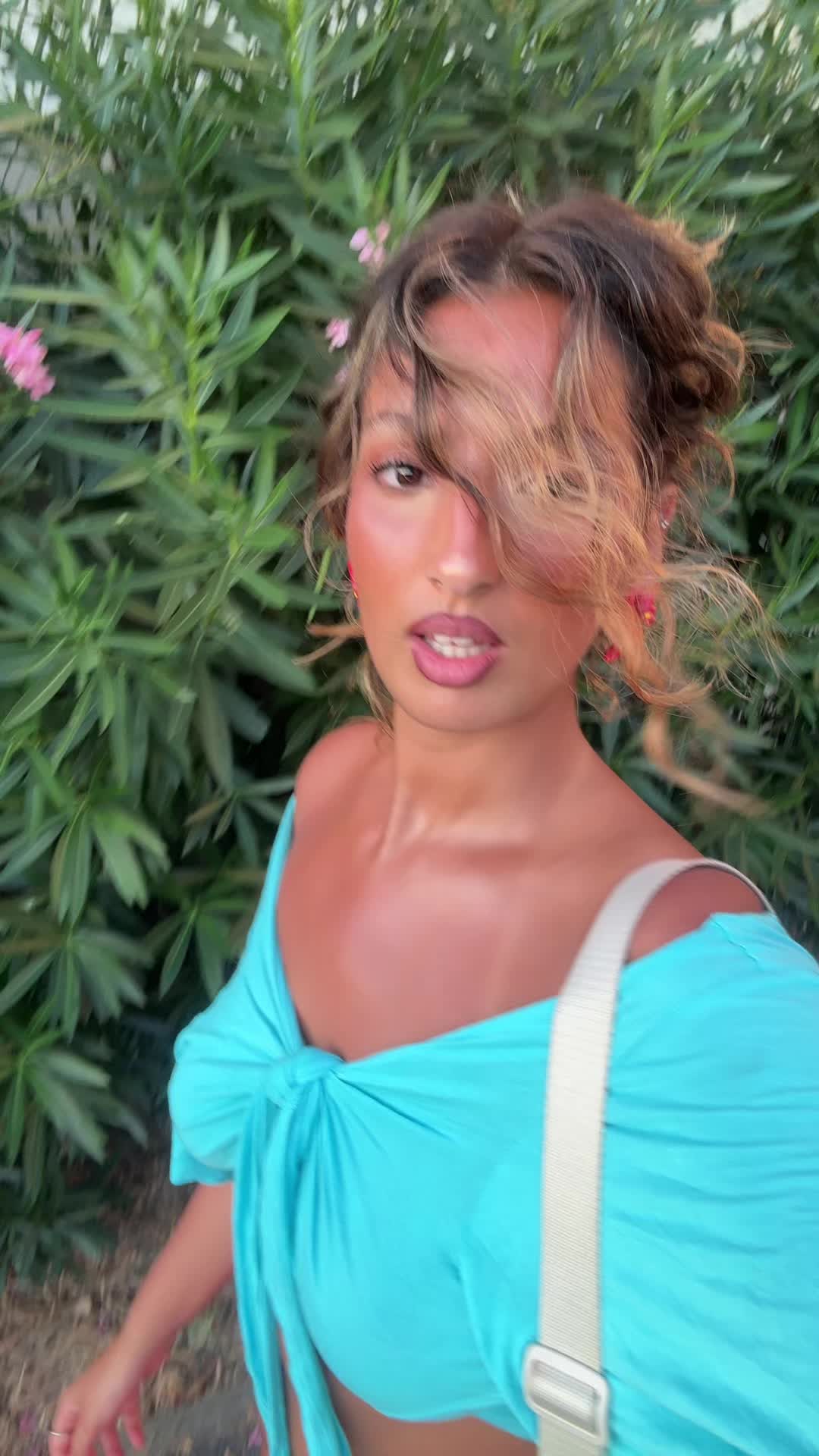 @Adjé