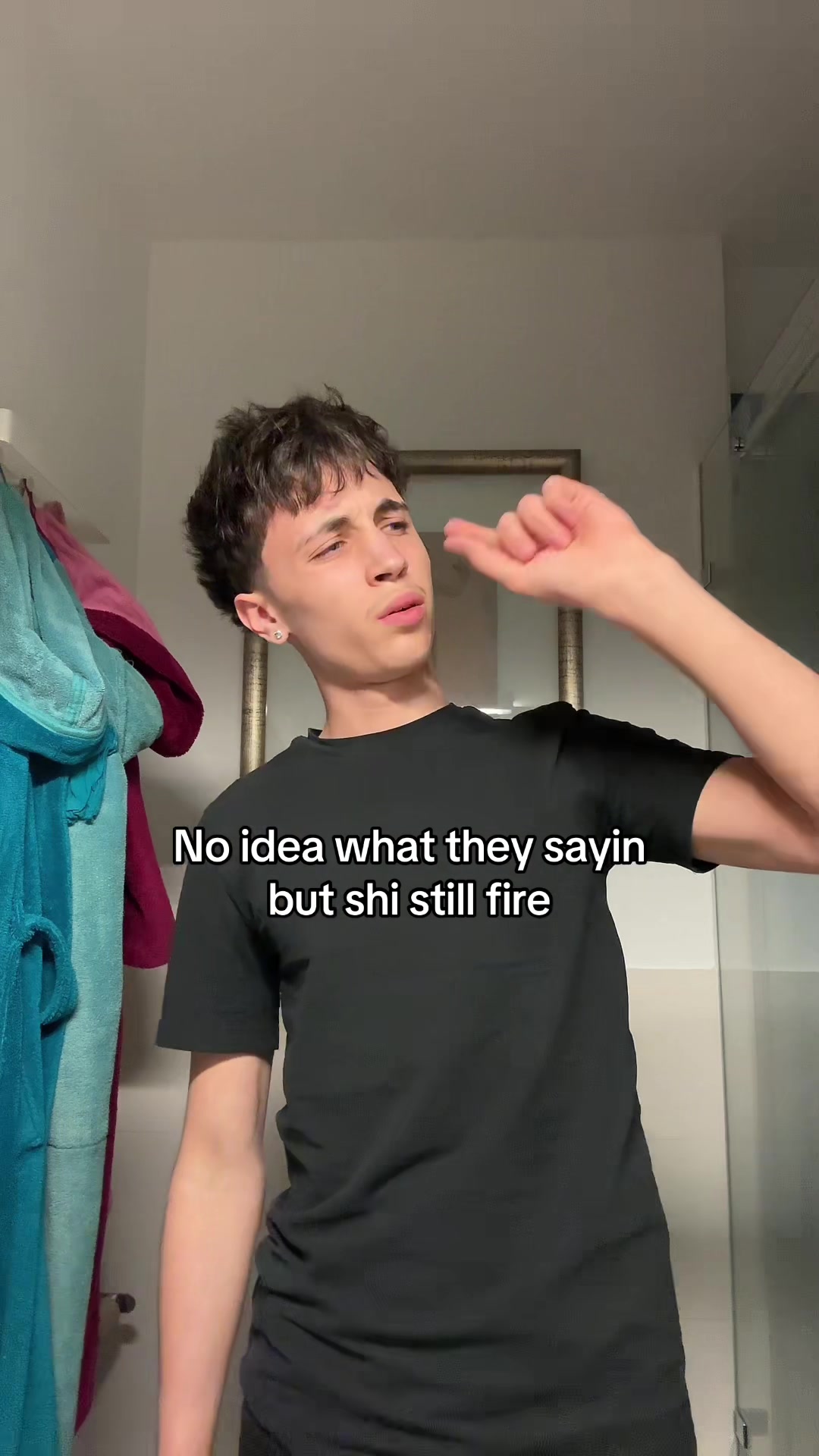 @🫰