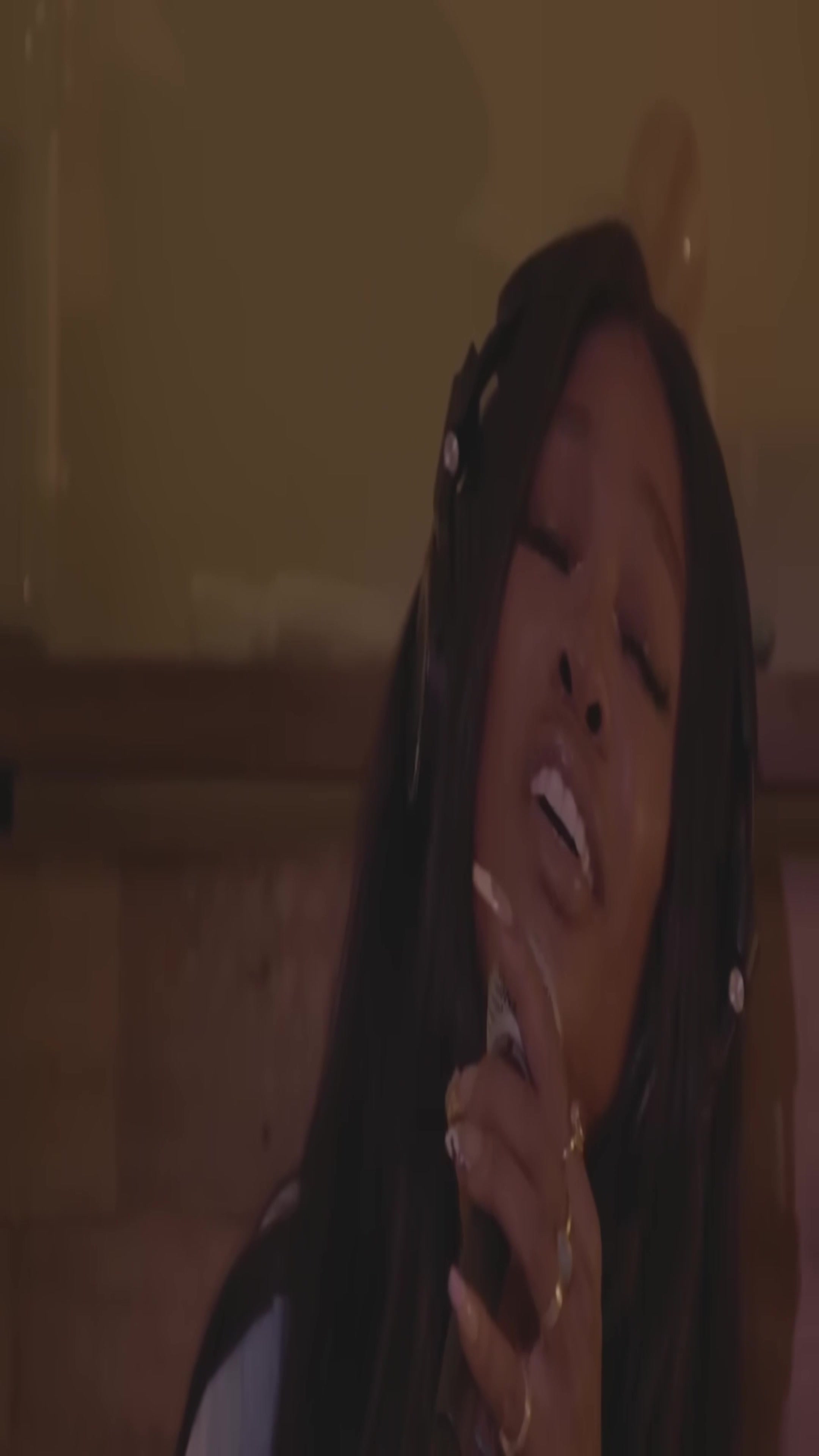 @￴