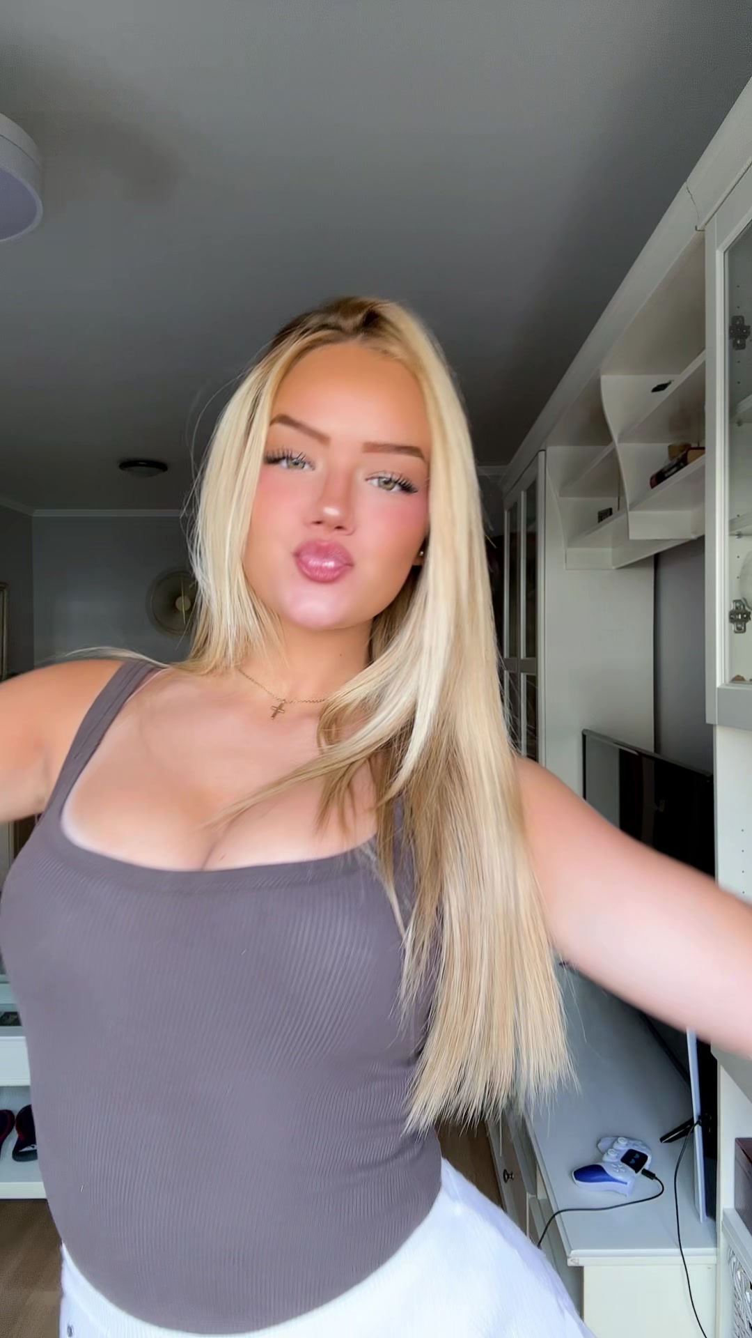 @Tanixispilla