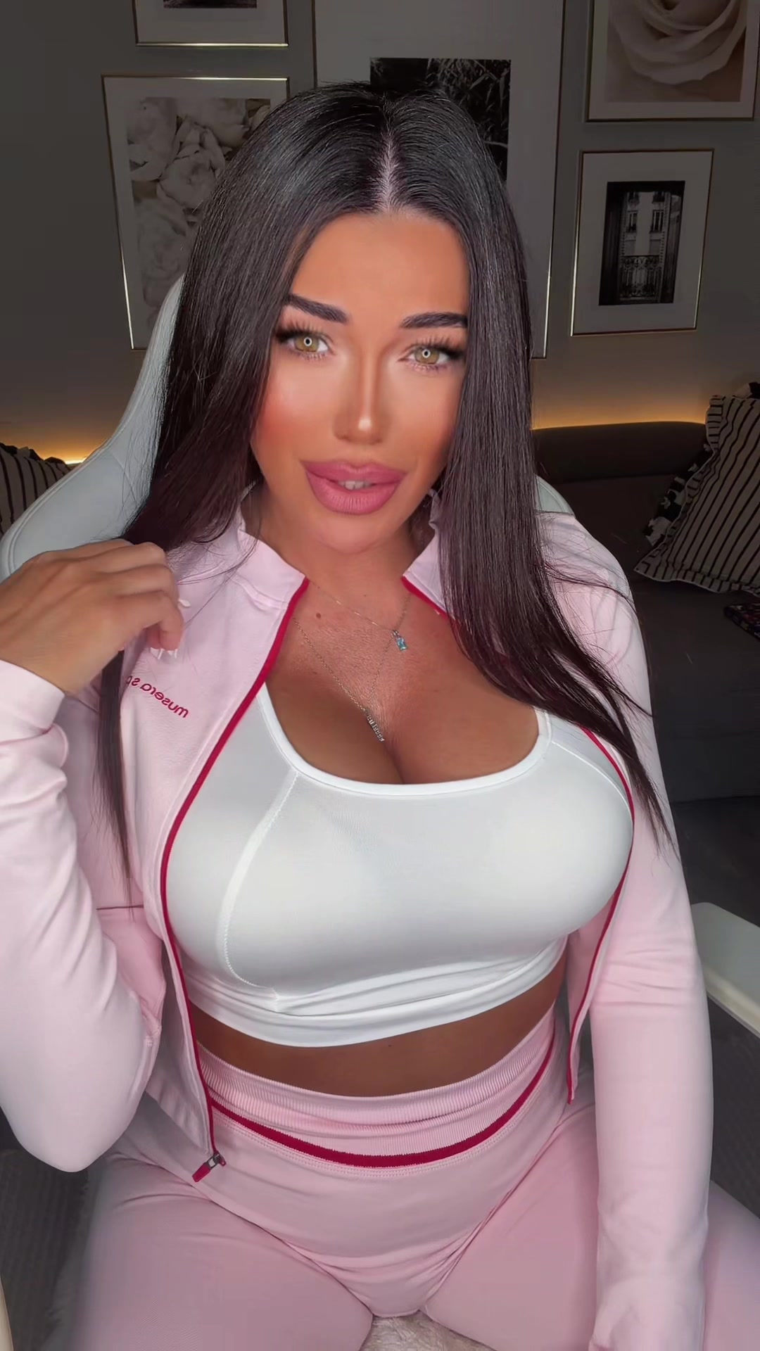 @Valentina