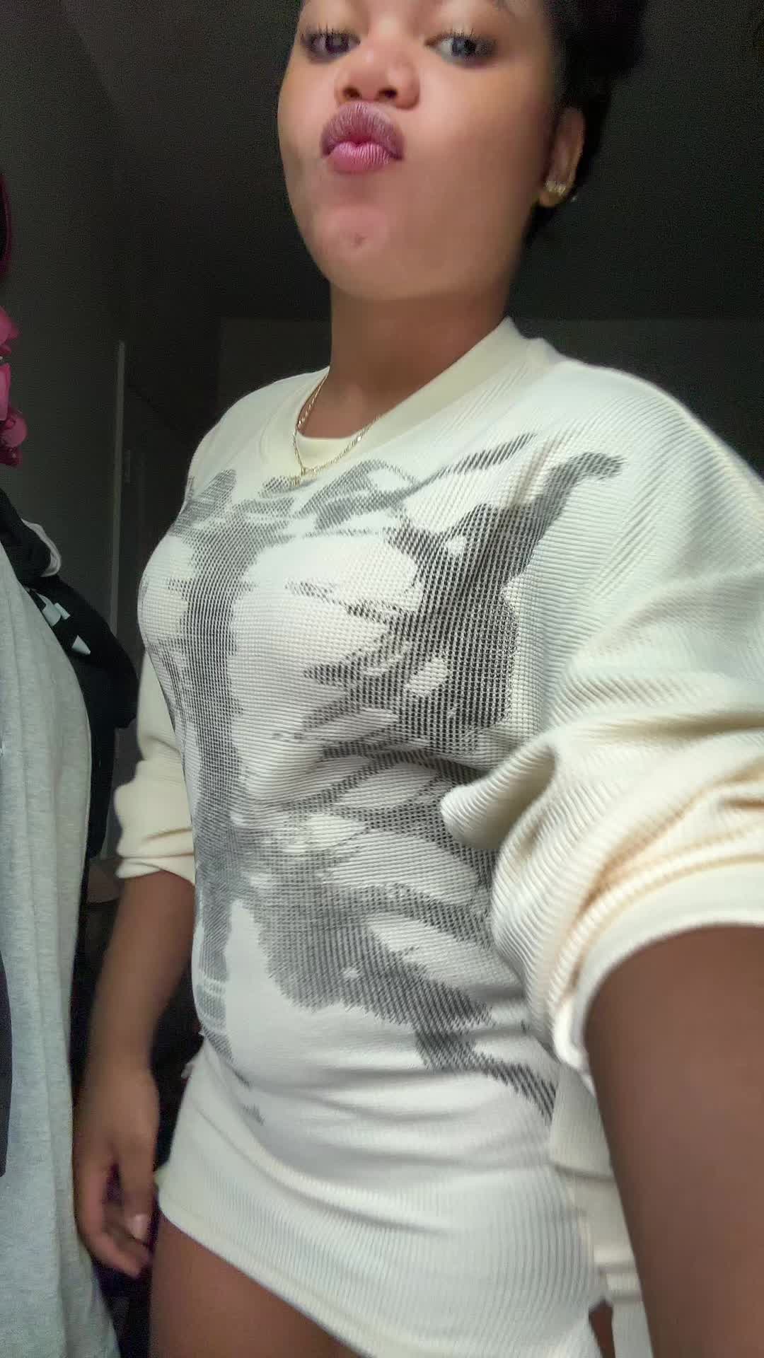 @𝒩𝒾𝒶