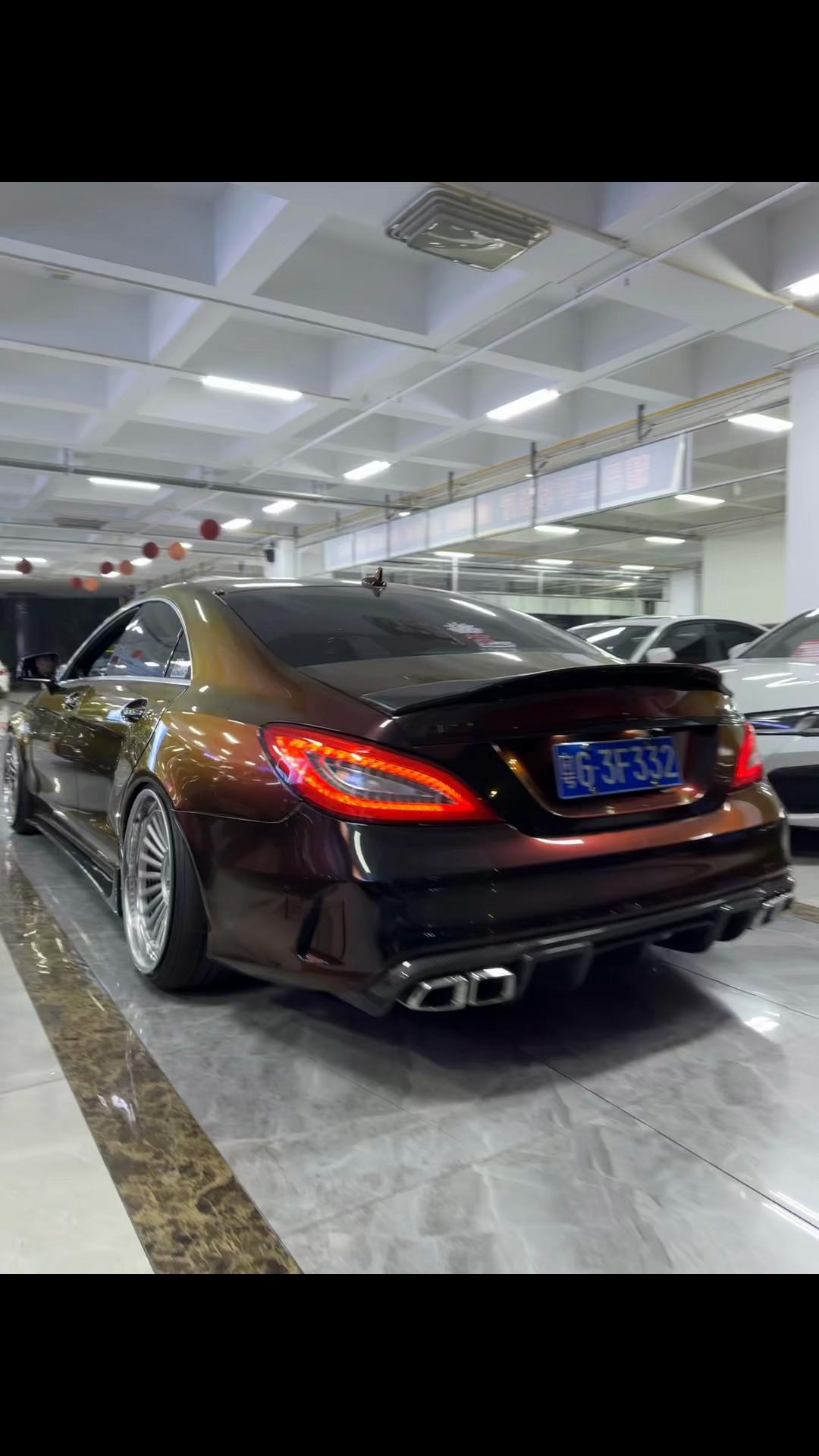 @tarewhips
