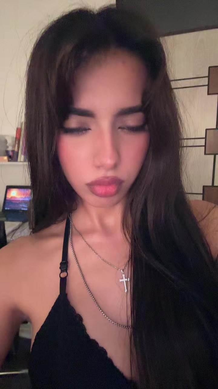 @𝑉𝑎l𝑒ri𝑎࿐̣࣪.