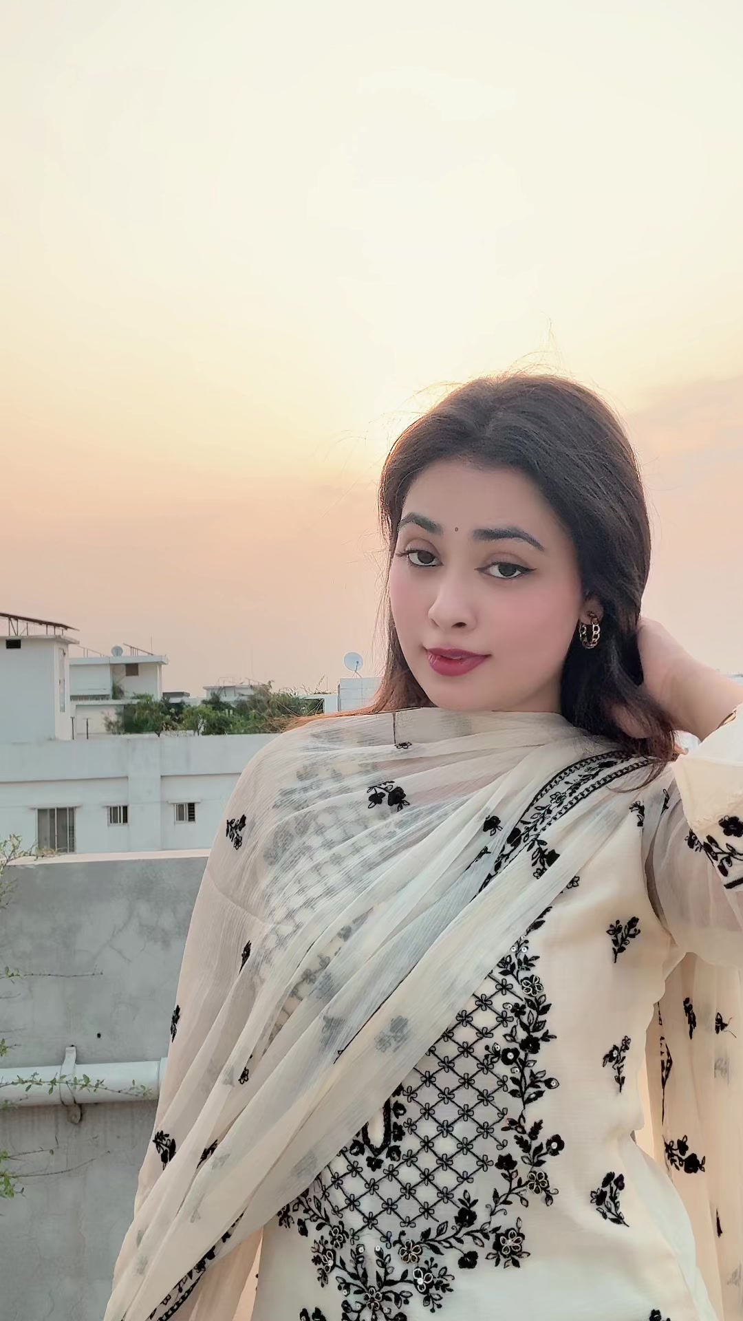 @✨RîYA💐
