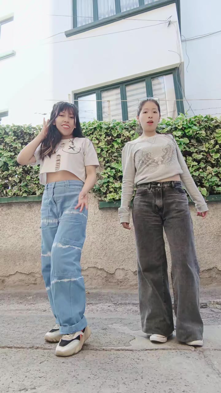 @AleMejiaDance