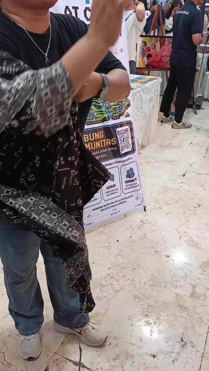@Nyimas Thecollector