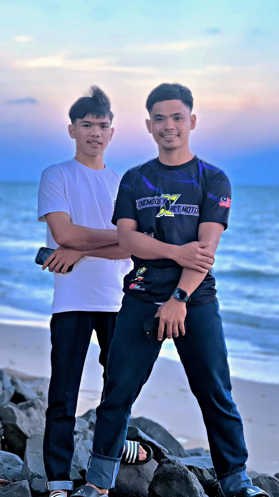 @Dinz⚡️