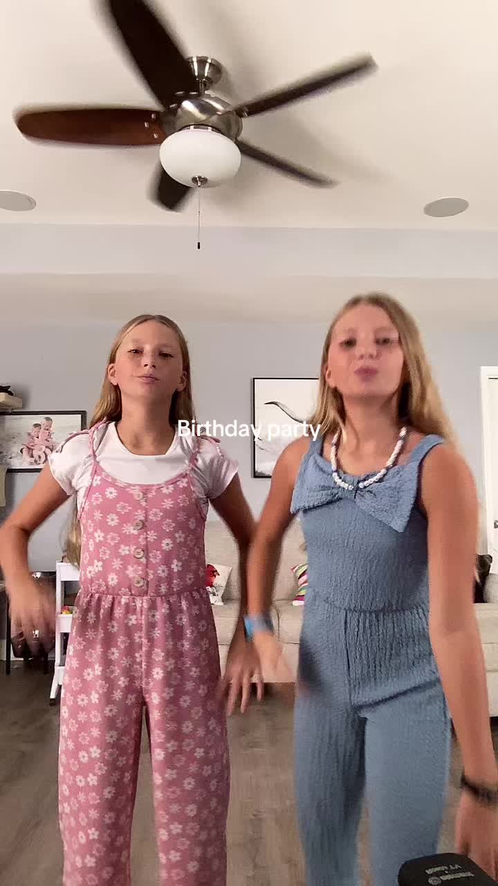 @LJTwins✝️❤️